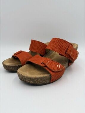 Clarks Artisan Women's Sandals Size 7 M Red Leather Wedge Two Strap Platform